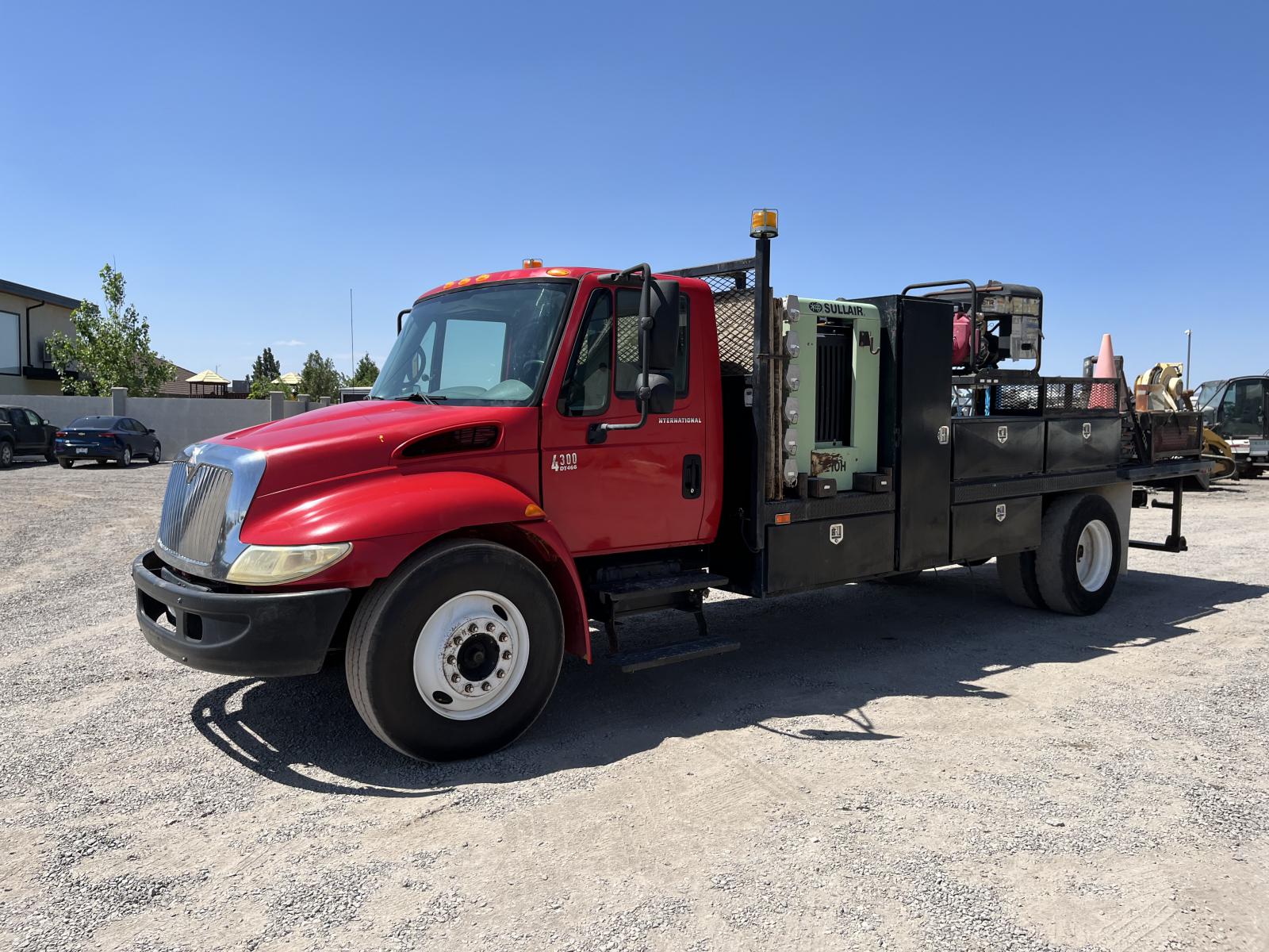 CAMION DE SERVICIO INTERNATIONAL 4300